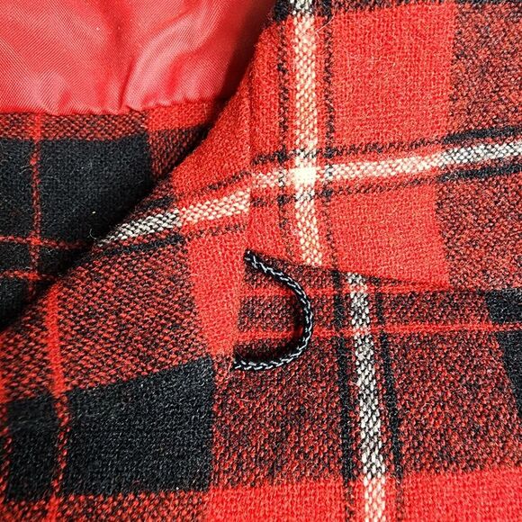 Vintage Pendleton Wool Red‎ Plaid Loop Collar Shirt Made in USA Plaid Size Large - Picture 4 of 9